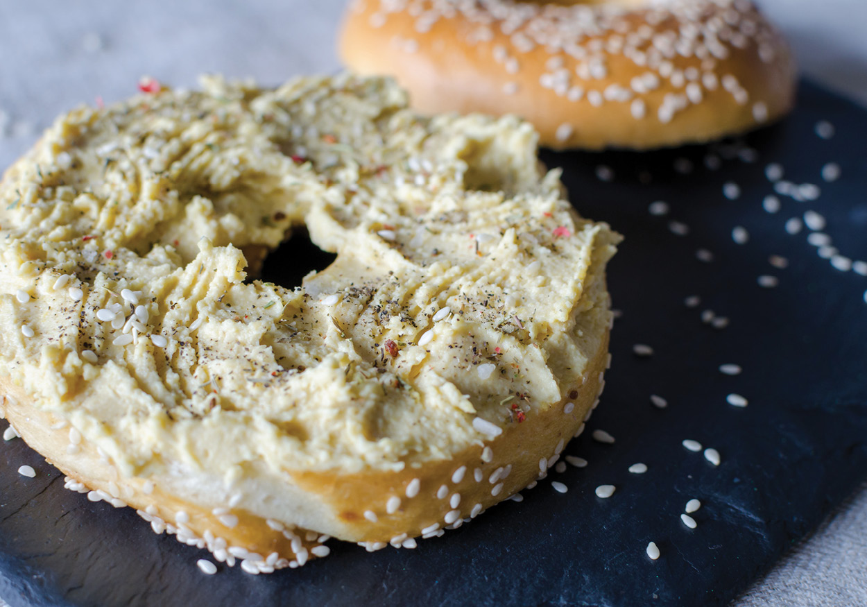 Bagel with Hummus